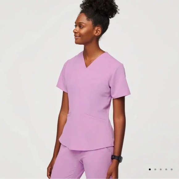 Figs Tops - Figs - Dusk Casma™ - Slim Two-Pocket Scrub Top